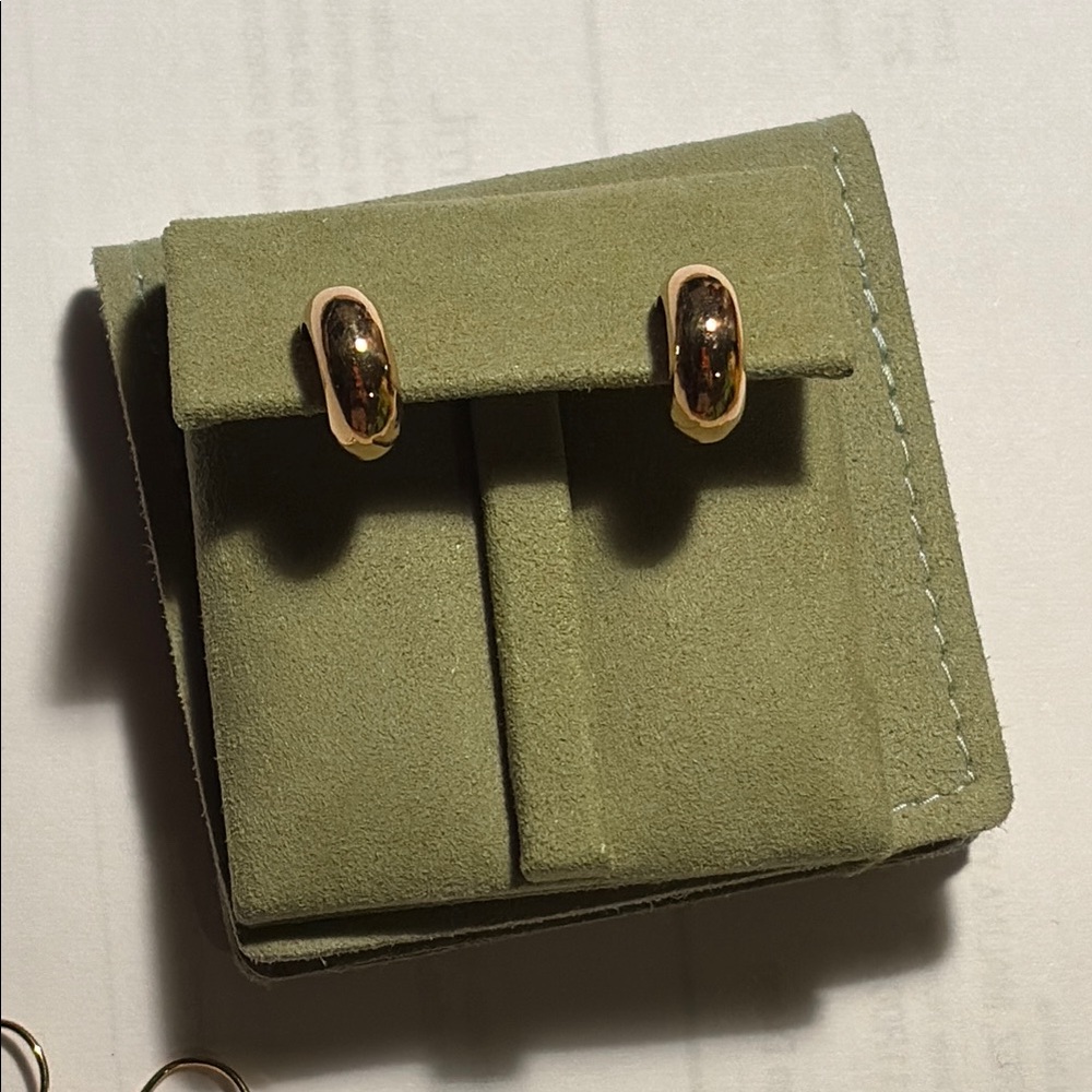 Zoe Chicco 14K Gold Huggie Hoop Earrings